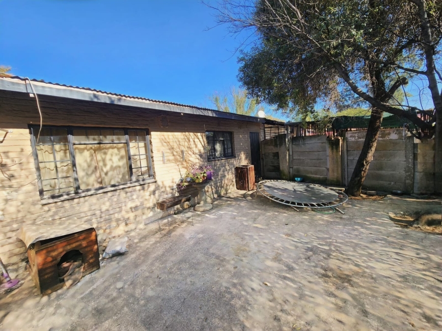 2 Bedroom Property for Sale in Oos Einde North West